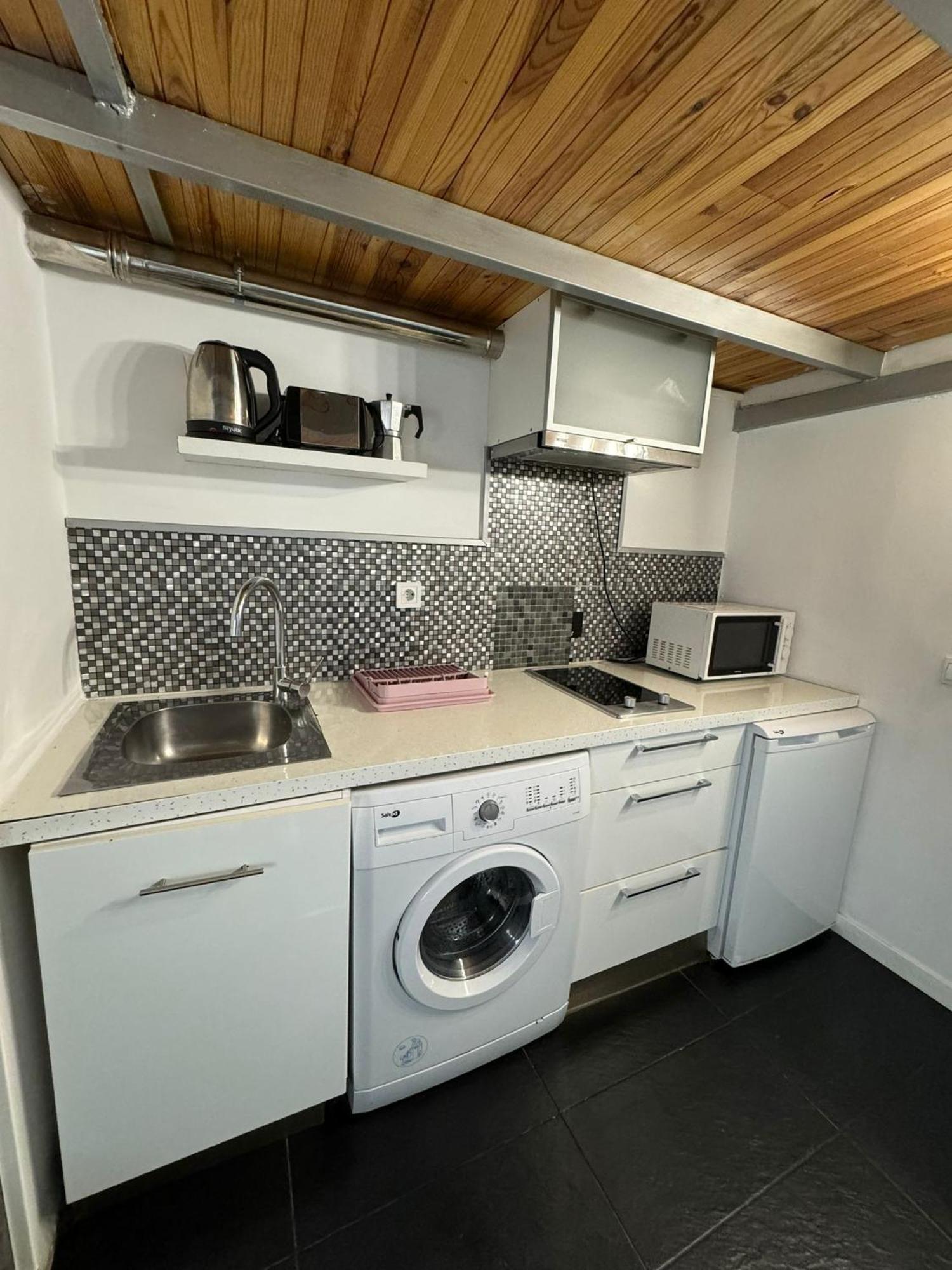 Aparsol Apartments Мадрид Екстериор снимка